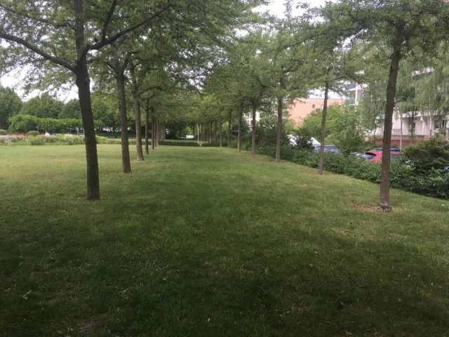 Clara-Zetkin-Platz (Berlin-Hellersdorf)